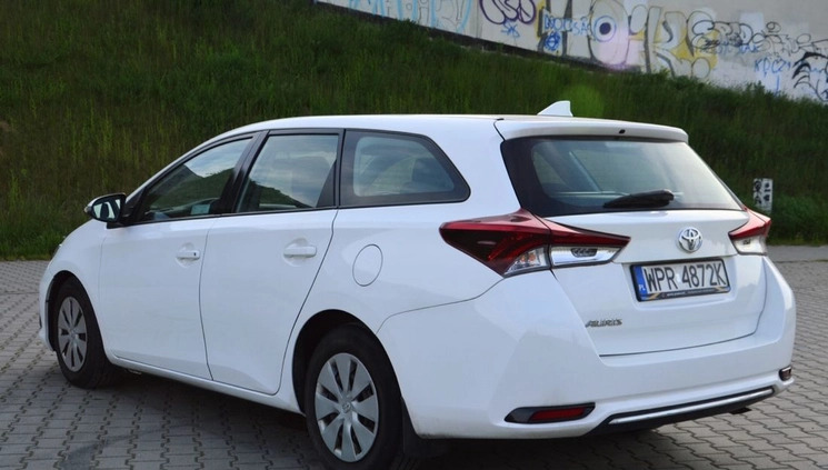 Toyota Auris cena 39900 przebieg: 125000, rok produkcji 2018 z Piastów małe 326